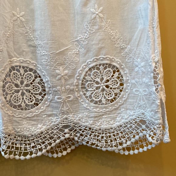 Vintage white cotton shirt with lace trim - Picture 3 of 8